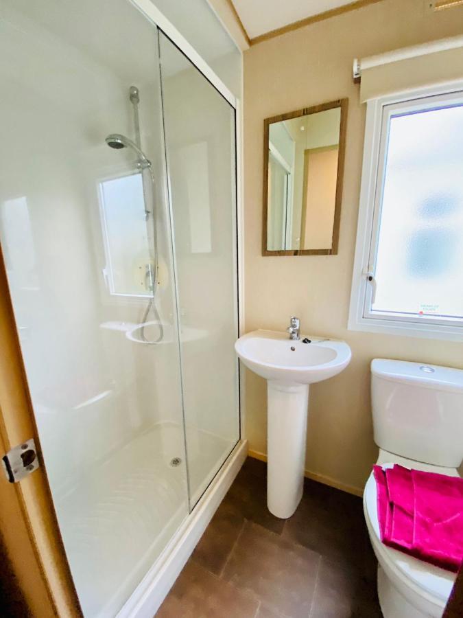 Dizzard 23 Hotel Bridgerule Ngoại thất bức ảnh