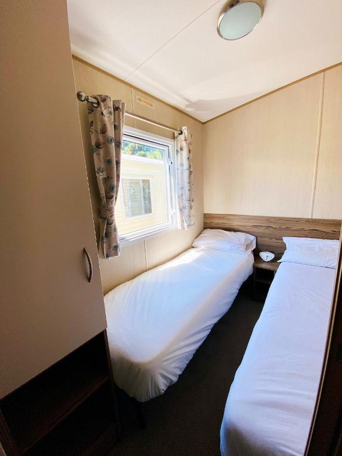 Dizzard 23 Hotel Bridgerule Ngoại thất bức ảnh